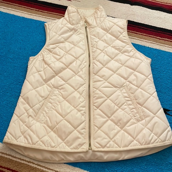 Old Navy Cream White Vest!🧥 - Picture 1 of 6